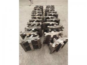 礦山設(shè)備破碎機耐磨件